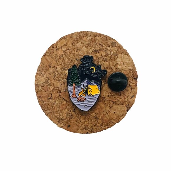 ✨Human Heart Lapel Enamel Pin Broch Camping Tent Fire With Moon & Tree Design✨ - Picture 3 of 5